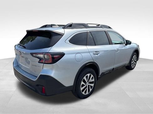 Used 2021 Subaru Outback Premium image 5