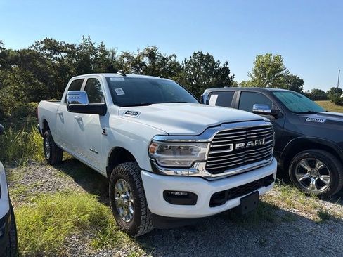 Used 2024 RAM 2500 Laramie AWD/4WD image 1