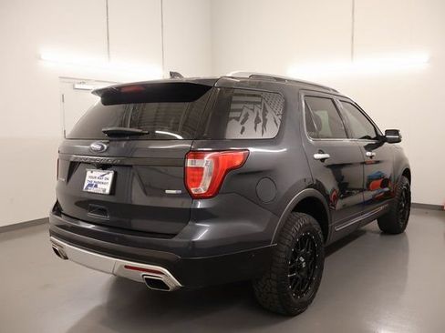 Used 2017 Ford Explorer Platinum AWD/4WD image 2