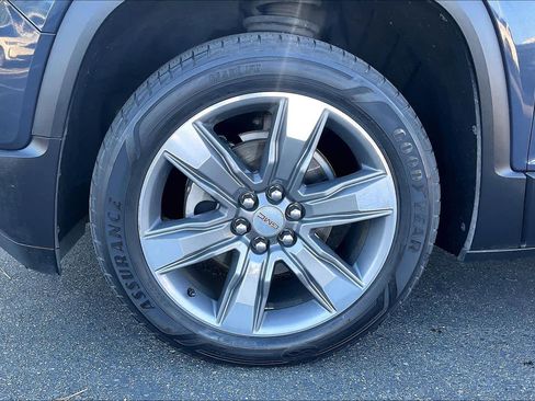 Used 2018 GMC Acadia SLT image 12