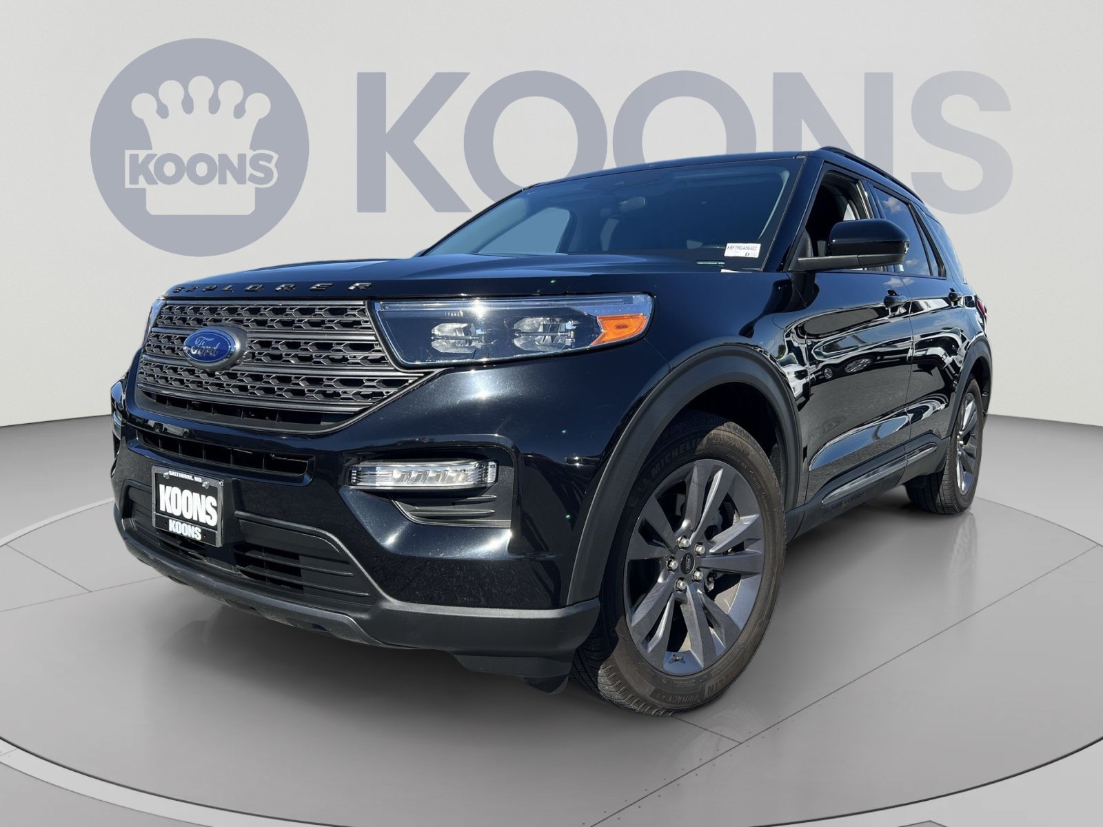 Used 2024 Ford Explorer XLT w/ Equipment Group 202A RWD image 1