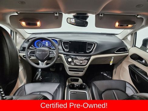 Used 2024 Chrysler Pacifica Touring-L image 24