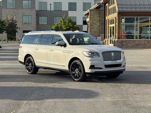 Used 2024 Lincoln Navigator L Reserve AWD/4WD image 1