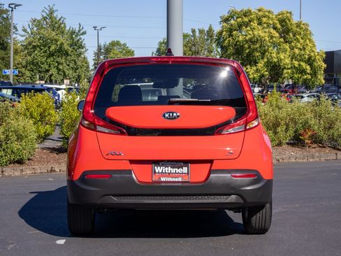 Used 2020 Kia Soul S FWD image 8