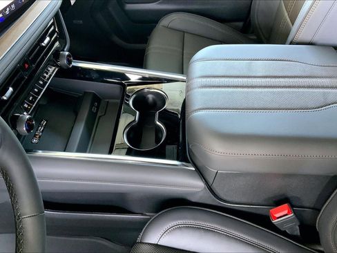 New 2026 Chevrolet Tahoe High Country image 8