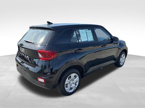 Used 2020 Hyundai Venue SE FWD image 5
