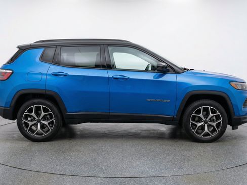 Used 2025 Jeep Compass Limited AWD/4WD image 11