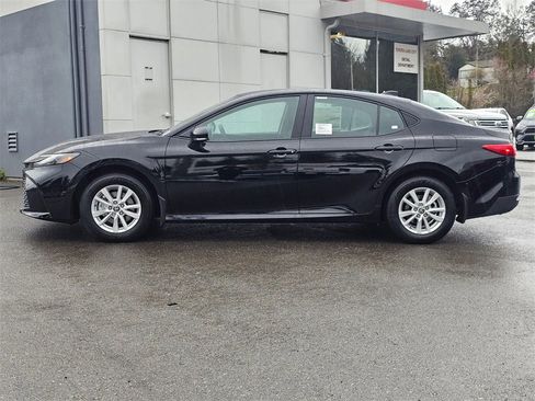 New 2026 Toyota Camry LE image 4