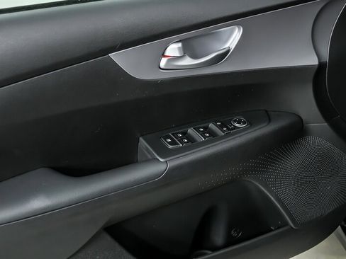 Used 2024 Kia Forte LXS FWD image 17