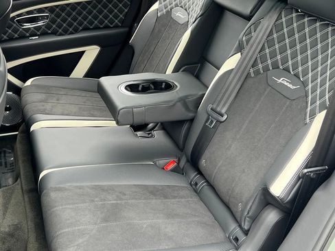 Used 2023 Bentley Bentayga Speed image 18