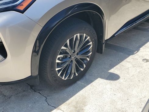 Certified 2025 Nissan Rogue Platinum FWD image 2