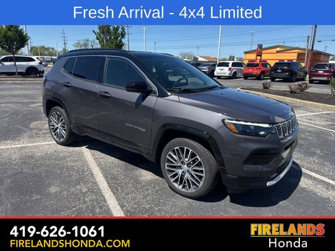 Used 2024 Jeep Compass Limited w/ Elite Group image 9