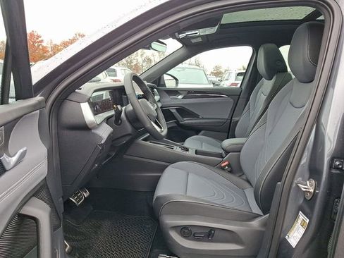 New 2026 Volkswagen Tiguan SE R-Line image 6