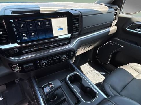 Used 2023 Chevrolet Silverado 1500 LTZ image 25