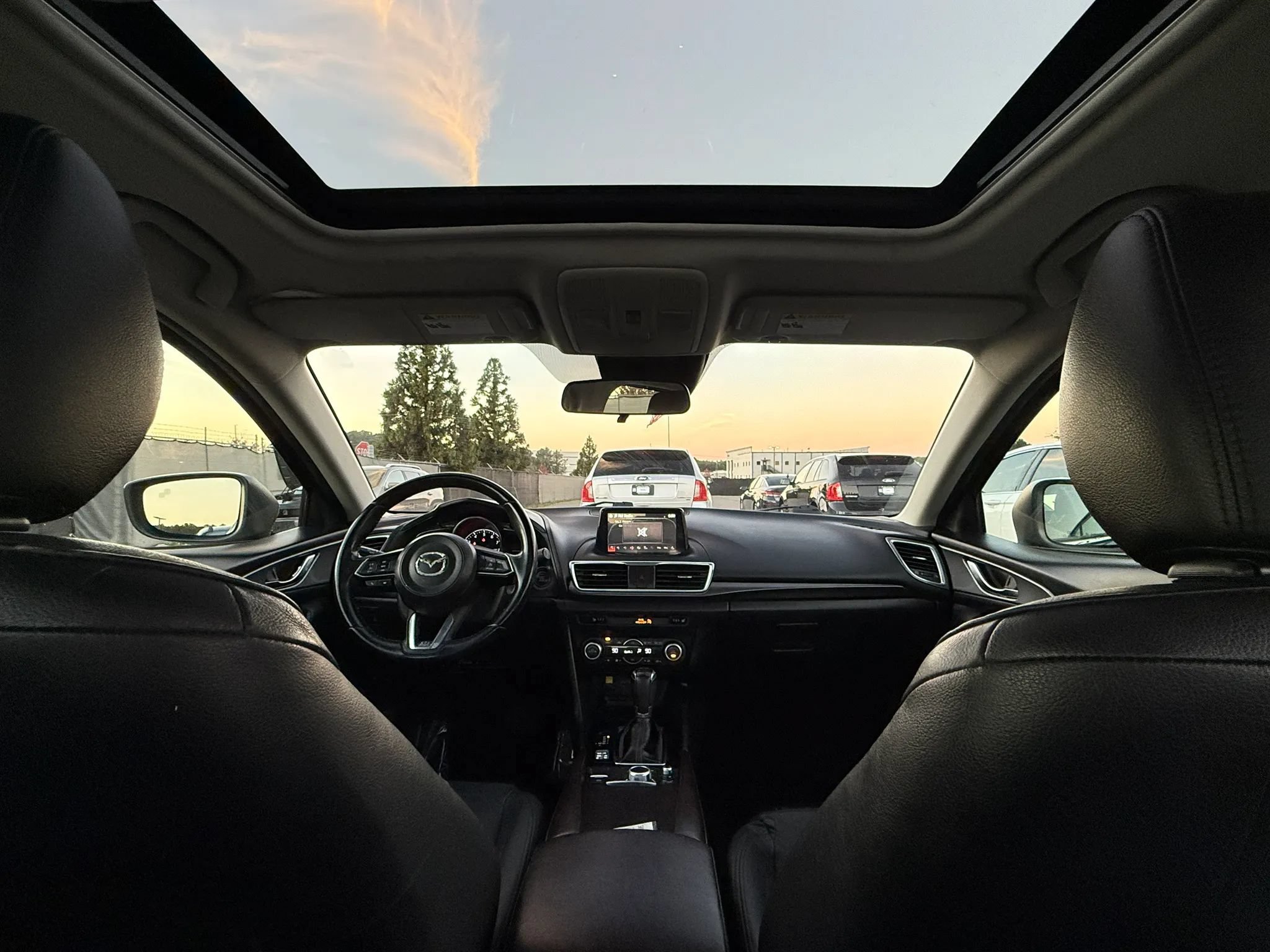 Used 2018 MAZDA MAZDA3 Grand Touring FWD image 23