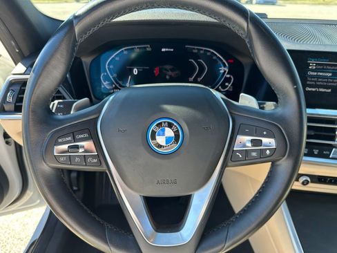 Used 2022 BMW 330e w/ Driving Assistance Package image 27