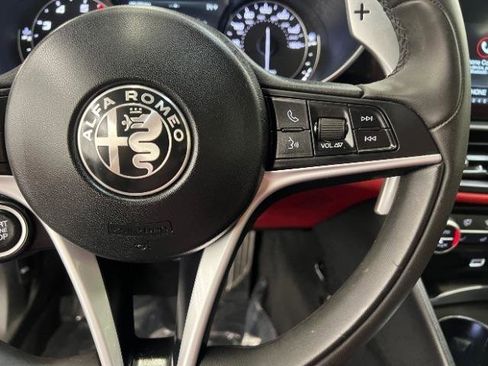 Used 2019 Alfa Romeo Giulia Ti Sport w/ Quick Order Package 22U Sport RWD image 23