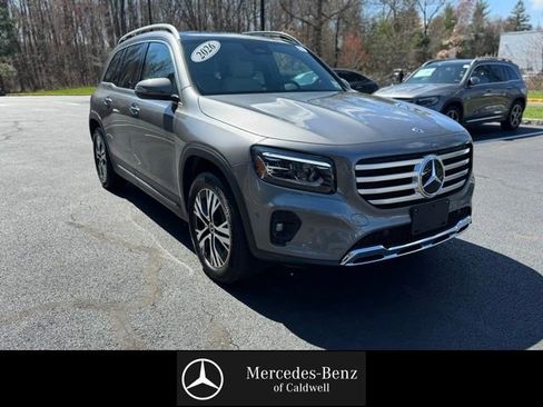 Used 2026 Mercedes-Benz GLB 250 4MATIC image 1