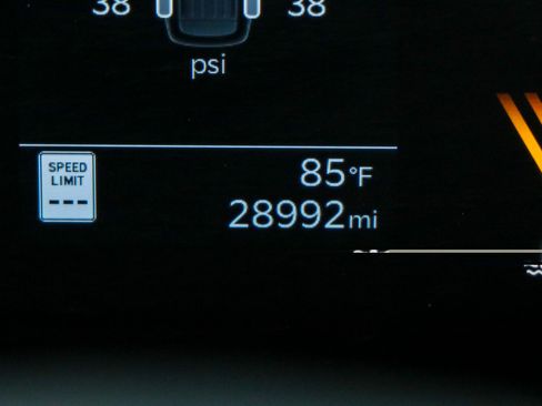 Used 2025 Kia Carnival FWD image 16
