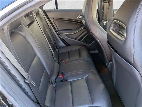 Used 2014 Mercedes-Benz CLA 250 image 19