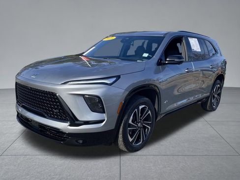 Used 2025 Buick Enclave Sport Touring image 2