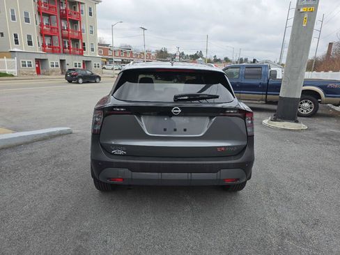 Used 2025 Nissan Kicks SR AWD/4WD image 7