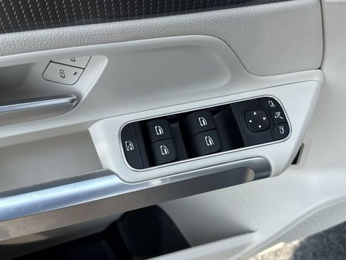 Certified 2022 Mercedes-Benz GLB 250 image 38