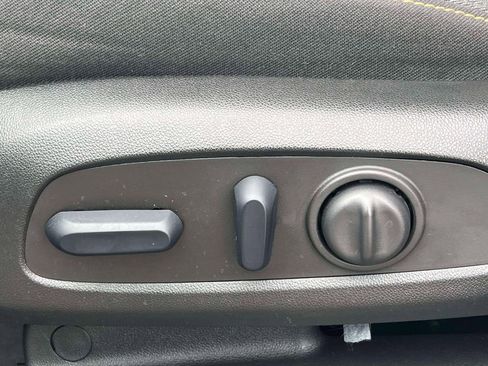 Used 2023 Chevrolet Equinox LT AWD/4WD image 14