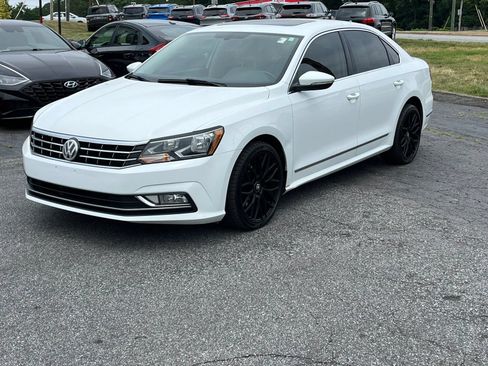 Used 2016 Volkswagen Passat 1.8T FWD image 2