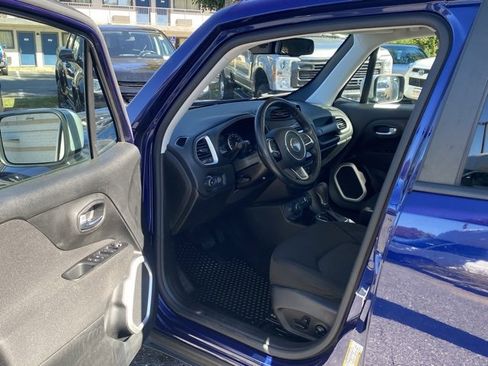 Used 2021 Jeep Renegade Latitude w/ Convenience Group image 14