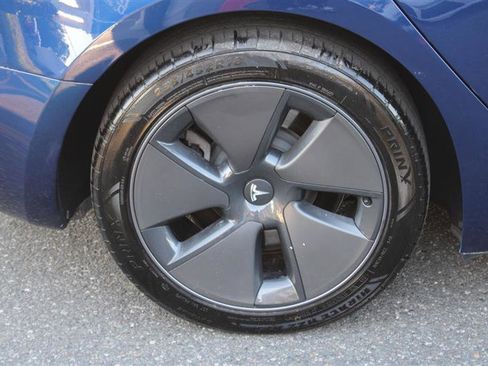 Used 2023 Tesla Model 3 Standard Range RWD image 7