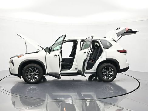 Used 2024 Nissan Rogue S FWD image 46