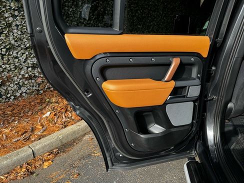 Used 2023 Land Rover Defender 130 X image 17