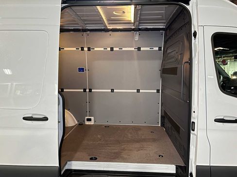 Used 2025 Mercedes-Benz Sprinter 2500 image 12