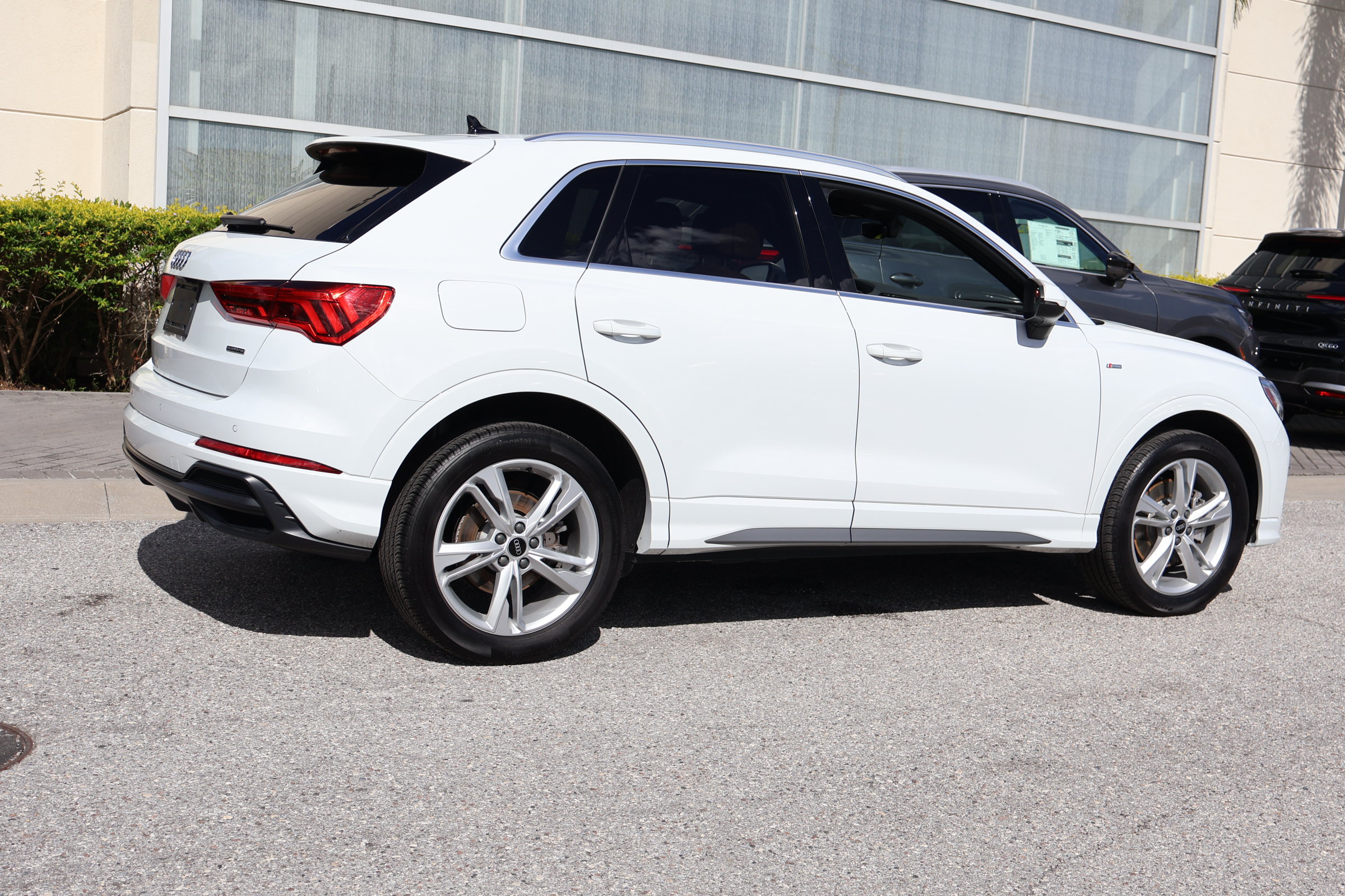 Used 2021 Audi Q3 2.0T Premium Plus w/ Premium Plus Package AWD/4WD image 10