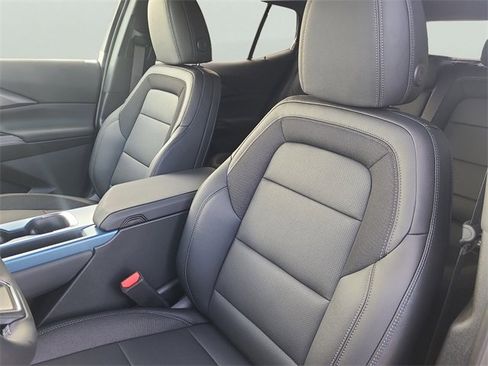 New 2026 Chevrolet Equinox EV LT image 17