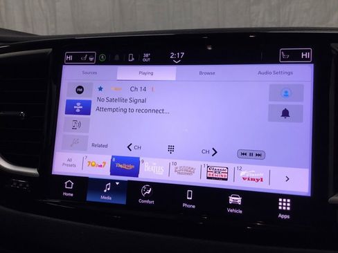 Used 2024 Chrysler Pacifica Touring-L FWD image 25