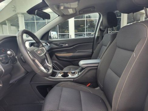 Used 2022 GMC Acadia SLE w/ Driver Convenience Package FWD image 11