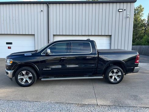 Used 2019 RAM 1500 Laramie AWD/4WD image 3