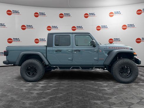 Used 2024 Jeep Gladiator Mojave w/ Convenience Group AWD/4WD image 6