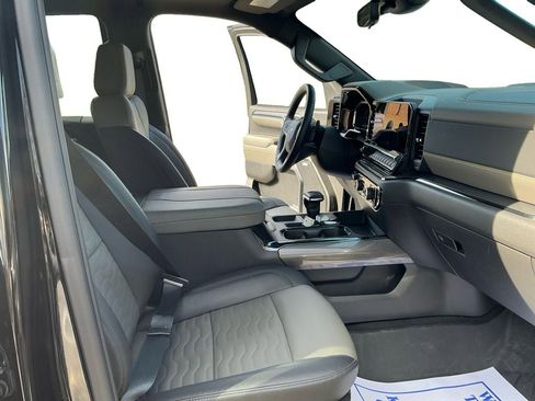 Used 2025 Chevrolet Silverado 1500 ZR2 w/ Technology Package image 15