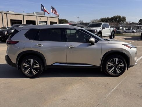 Used 2023 Nissan Rogue Platinum w/ Platinum Premium Package image 9