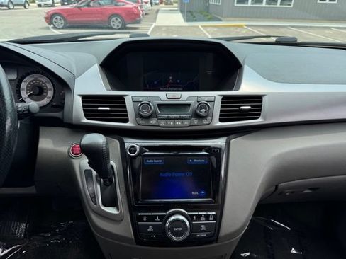 Used 2015 Honda Odyssey Touring image 2
