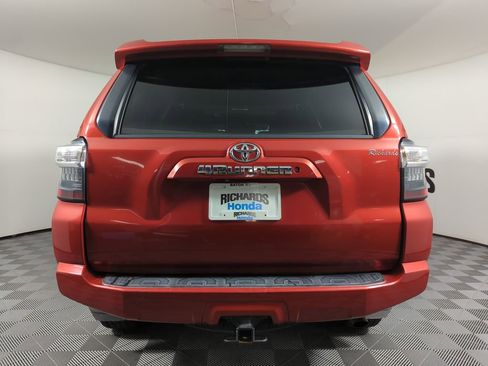 Used 2015 Toyota 4Runner SR5 Premium image 4