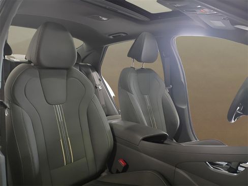 Certified 2025 Hyundai Elantra SEL image 26