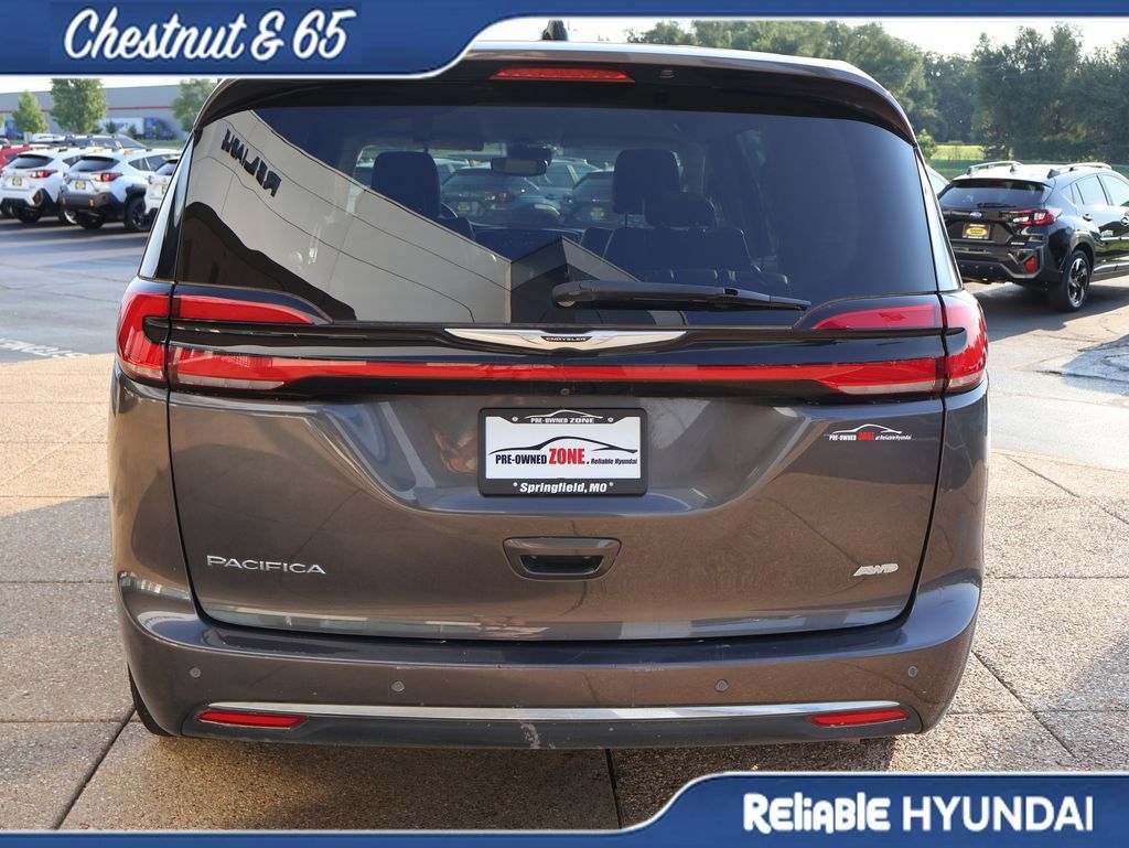 Used 2023 Chrysler Pacifica Touring-L AWD/4WD image 5