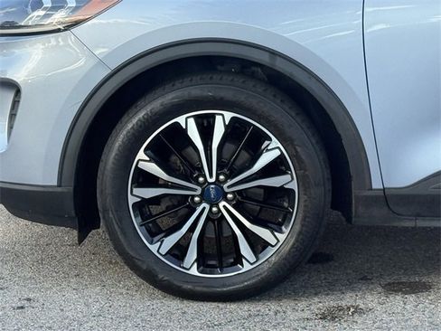 Used 2022 Ford Escape SE w/ SE Sport Appearance Package image 10