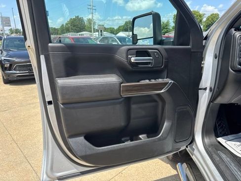 Used 2022 Chevrolet Silverado 3500 LT w/ Convenience Package AWD/4WD image 14
