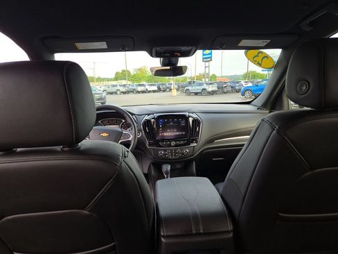 Used 2023 Chevrolet Traverse LT w/ LT Premium Package AWD/4WD image 16