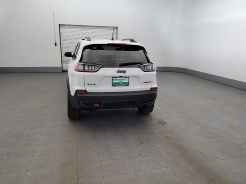 Used 2022 Jeep Cherokee Trailhawk w/ Premium Leather Package AWD/4WD image 6
